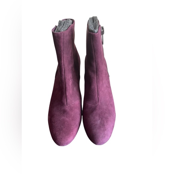 New DKNY Women Corrie Ankle Booties, Oxblood Suede Size 8 - Picture 2 of 9